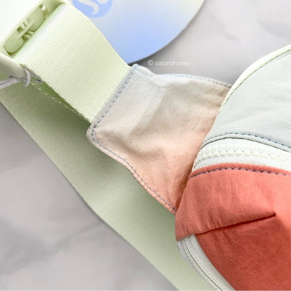 lululemon x Madhappy Clean Lines Belt Bag 2L - Picture 6 of 8